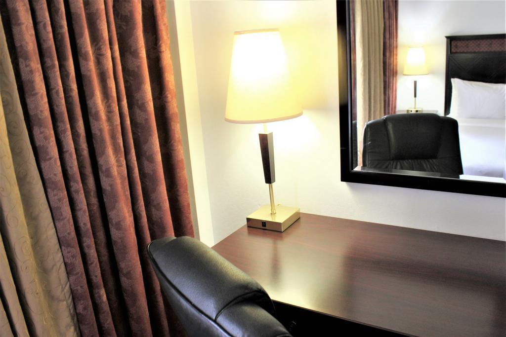 Lelux Hotel Montreal Exterior foto